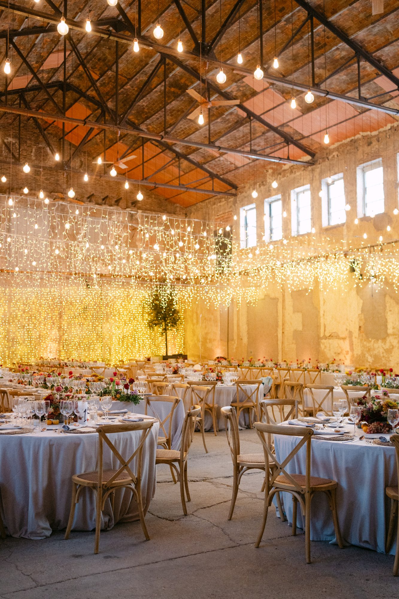 Detalle de la mesa presidencial — boda de Silvia y Carlos en La Estación, Otero de Herreros